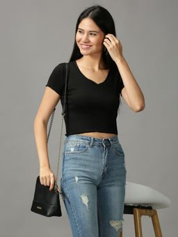 SHOWOFFFF - Women's V-Neck Fitted Solid Black Crop Top