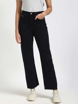 Calvin Klein - Women Black Solid Straight Fit Jeans