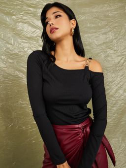 Styli - Black Asymmetric Neck Ribbed Fitted Knit Top with Chain Strap Detail