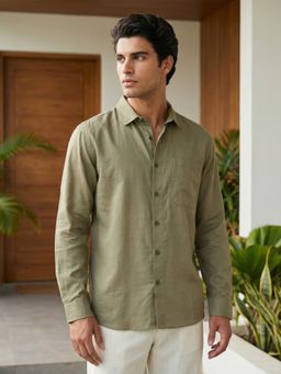 Styli - Olive Solid Relaxed Fit Spread Collar Full Sleeves Casual Shirt