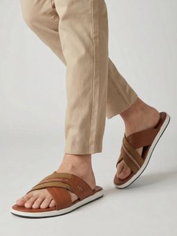 Styli - Men Tan Cross Strap Comfort Sandals