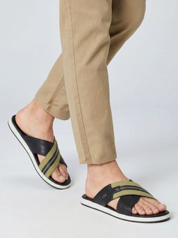 Styli - Men Black Cross Strap Comfort Sandals