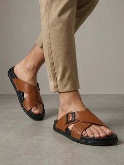 Styli - Men Brown Cross Strap Buckle Comfort Sandals