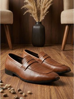 Styli - Men Brown Textured Slip-On Loafers