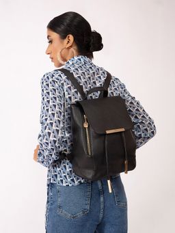 Twenty Dresses by Nykaa Fashion - Black Textured Zipper Detailed Backpack