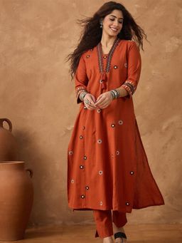LAASYNA - Thread Embroidered Panelled Kurta With Pant