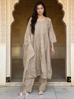 Rangita - Women Cream Poly Viscose Embroidered Anarkali Kurta With Pant & Dupatta