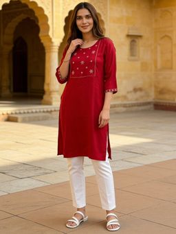 Rangita - Women Fuchsia Rayon Embroidered Straight Knee Length Kurta