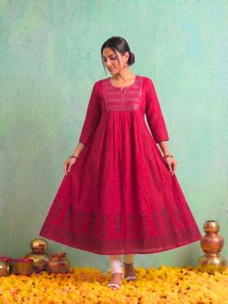 Rangita - Women Fuchsia Cotton Embroidered A-Line Kurta