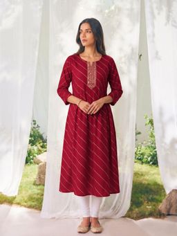 Rangita - Women Maroon Poly Viscose Embroidered Anarkali Kurta
