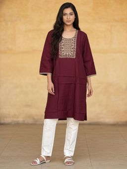 Rangita - Women Maroon Poly Viscose Embroidered Straight Kurta