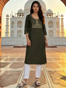 Rangita - Women Green Poly Viscose Embroidered Straight Kurta