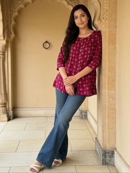 Rangita - Women Fuchsia Rayon Printed A-Line Maroon Tunic