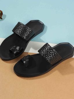 Mochi - Black Round Toe Sandals