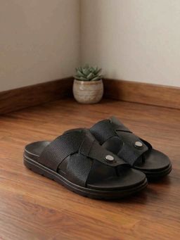 Metro - Black Round Toe Sandals