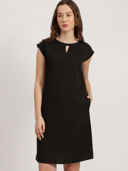 FableStreet - Black Solid Keyhole Neck Shift Dress