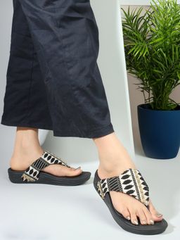 Carlton London - Black Slip-On Women Flip flops