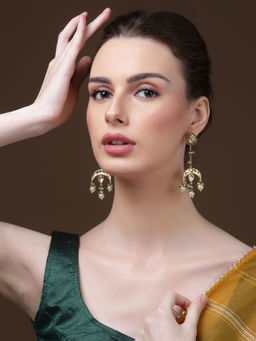 Dugran By Dugristyle - Green and Cream Drop Earrings with Kundan and Pearls