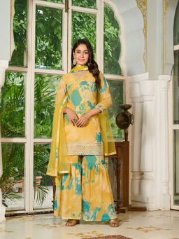 DISHWA FASHION - Women Floral Printed Regular Sequinned Kurta With Sharara & Dupatta