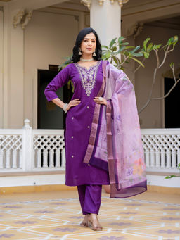 DISHWA FASHION - Women Floral Embroidered Straight Kurta With Pant And Dupatta