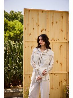 SHIAN - White Hoop Lace Embellishment Shirt