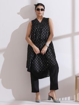 Swtantra - Womens Black Banarasi Silk Woven Sleeveless Kurta with Pant (Set of 2)