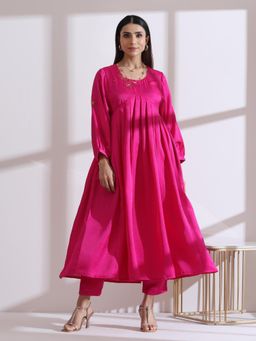 Swtantra - Womens Fuchsia Anarkali with Flowers in Beads and Pant (Set of 2)