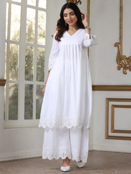 Swtantra - Womens White Schffli Kurta