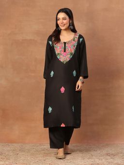 House of Chikankari - Black Kashmiri Wool Aari Women's Long Kurta with Pant