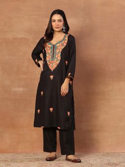 House of Chikankari - Black Kashmiri Wool Aari Women's Long Kurta with Pant