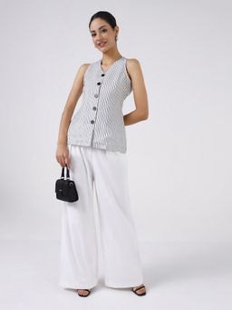 Powersutra - Women White Sleeveless Co-Ord Set