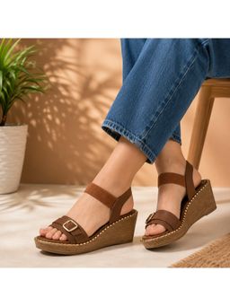 FREEPLAY - Girls Brown Buckle Detail Comfort Wedge Heels