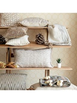 ONSETHOMES - Handwoven Flakes Cushion Grey (16X16)