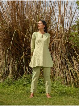 trueBrowns - Green Cotton Embroidered Co-Ord (Set of 2)