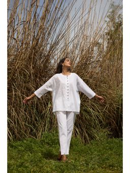 trueBrowns - White Cotton Embroidered Relaxed Co-Ord (Set of 2)