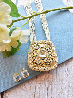 Peach Tassels - Women white Pearl Kundan Jewellery Set