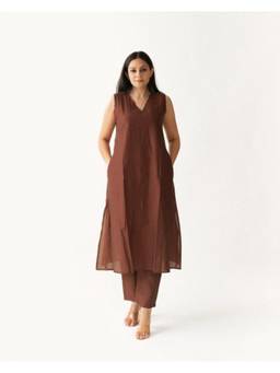 Gahan - Womens Brown Plain Solid PV Chanderi Straight Kurta & Pant