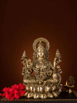 Ekaa Handicrafts - Goddess Lakshmi Idol Handmade For Pooja