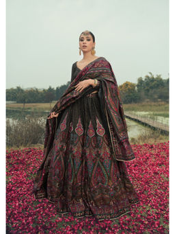 Safaa - The Rehnuma Black Embroidered Lehenga Set