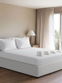 SANSAAR A D'DECOR BRAND LIVE CONSCIOUSLY - Thistle White Bedsheet with 2 Pillowcovers (King)