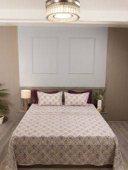 House of Owlet - Purple 210Tc Cotton Flat Floral Bedsheet with 2 Pillow Covers (Super King)