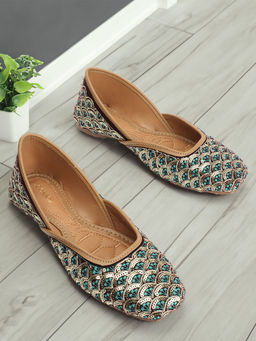 Iconics - Womens Blue Color Embellished Ethnic Embellished Juttis
