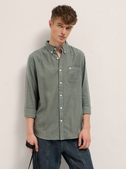 The Bear House - Mens Olive Slim Fit Solid Cotton Casual Shirt