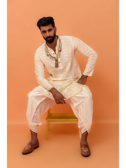 KISAH - Men White Kurta Set (Set of 2)