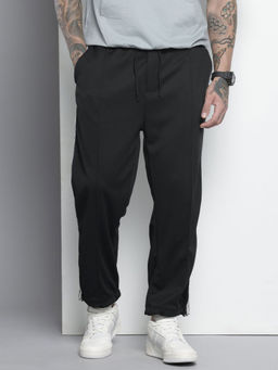 The Indian Garage Co - Black Men's Relaxed Fit Mid-Rise Knitted Joggers