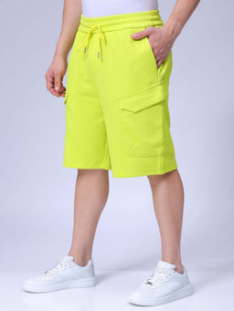 The Indian Garage Co - Green Men's Relaxed Fit Textured Mid-Rise Cargo Shorts