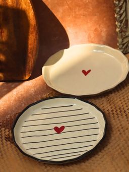 WEAVING HOMES - Pack of 2 Heart & Striped Heart snack plate combo