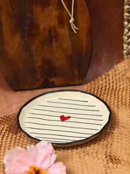 WEAVING HOMES - Striped Heart Snack Plate