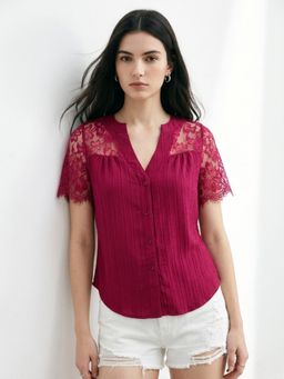Outzidr - Burgundy V Neck Blouson With Lace Inserts On Sleeves