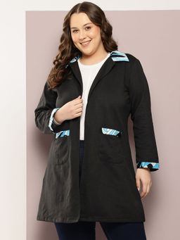 Qurvii - Black Fleece Long Coat with Printed Collar